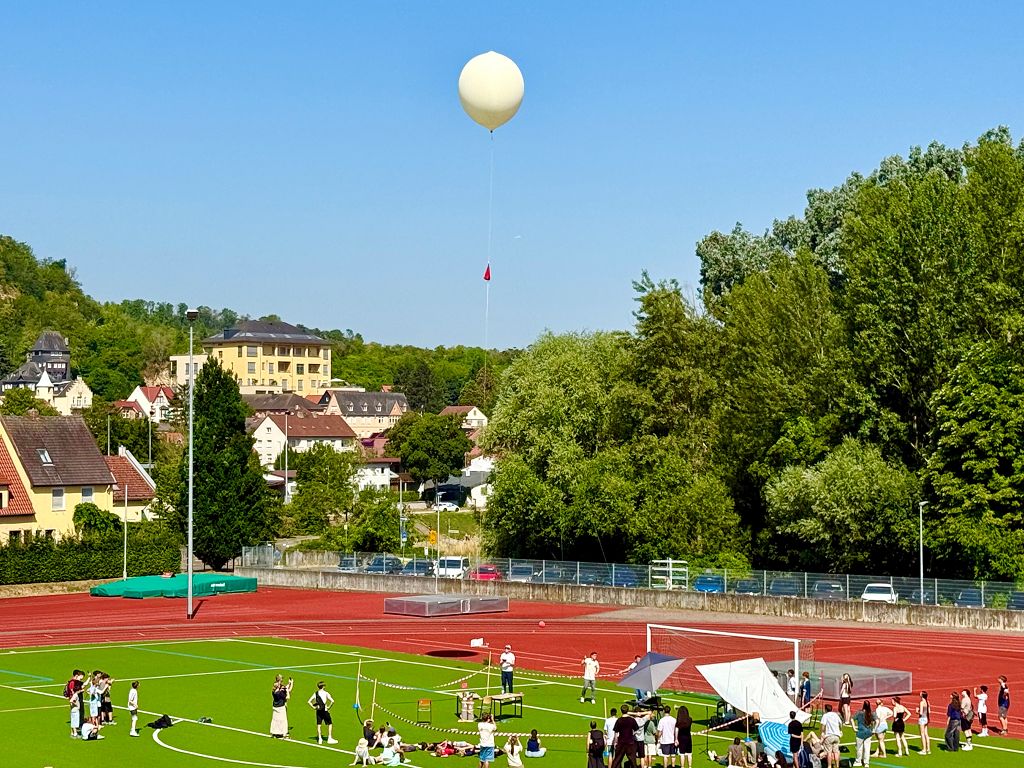 Heiße Projektwoche geht mit Ballonflug zu Ende